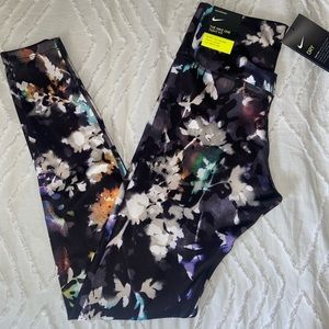 Nike One Women’s Printed Washed Floral Tights